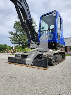 USED 2025 BLU B60