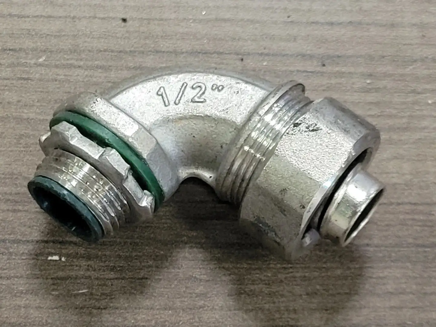 1/2" 90 Deg Liquid-tight Conduit Elbow (Bag of 28)