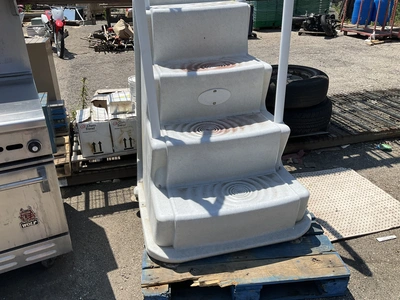 Used _UNKNOWN_ _UNKNOWN_ Ladders Michigan US | Miedema Asset Management Group #1307851