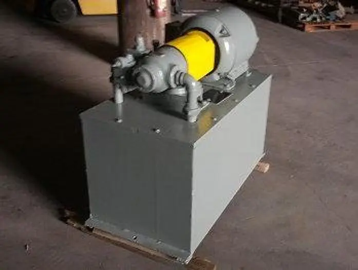 15 HP Vickers Hydraulic System; 110 gal Tank