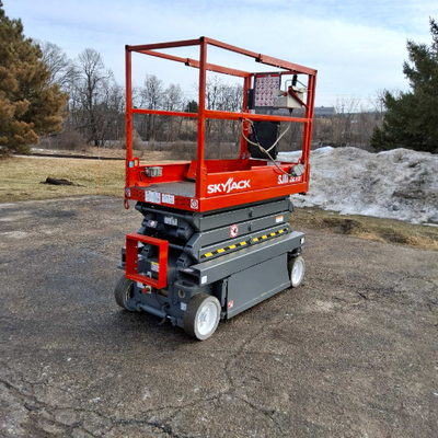 USED 2014 Skyjack SJ3219
