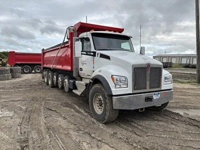 USED 2018 KENWORTH T880