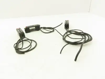 Keyence FS-V31 FS-V32 Fiber Optic Sensor Amplifier NPN 12-24vDC Lot of 3 Sets