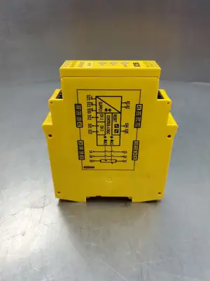 USED SICK UE48-20S2D2 Safety Relay, Fixed Screw Term, 24VDC