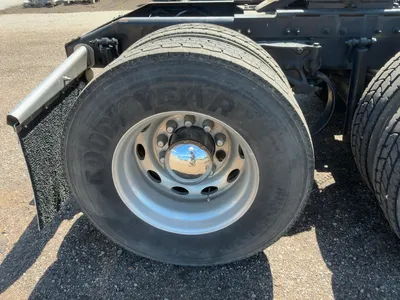 USED 2011 PETERBILT 386