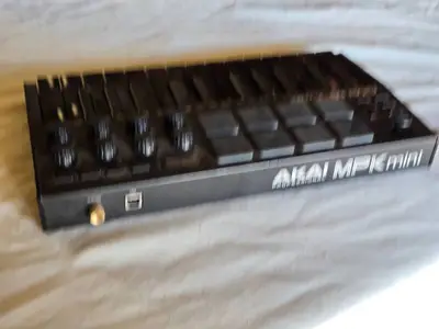 AKAI MPK Mini MIDI Controller - Untested