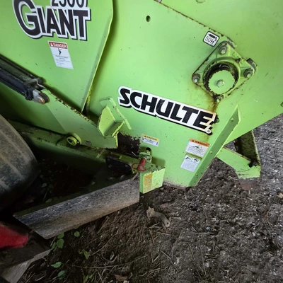 2010 SCHULTE 2500 GIANT Rock Picker | Iron Listing (20)