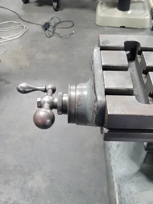 BRIDGEPORT Series 1 2 HP Mills, Vertical | Machinery Central (11)