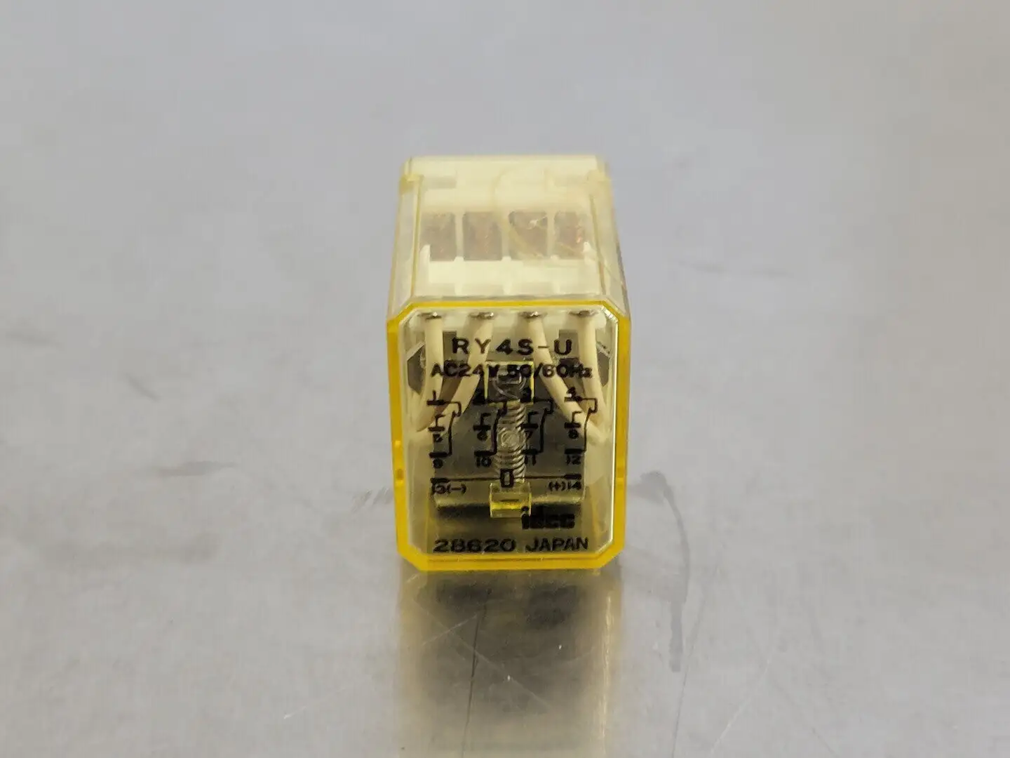 NEW IDEC RY4S-UAC24V