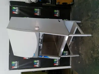 Used _UNKNOWN_ _UNKNOWN_ Biosafety Cabinets California US | R&D Laboratory Equipment #1415123