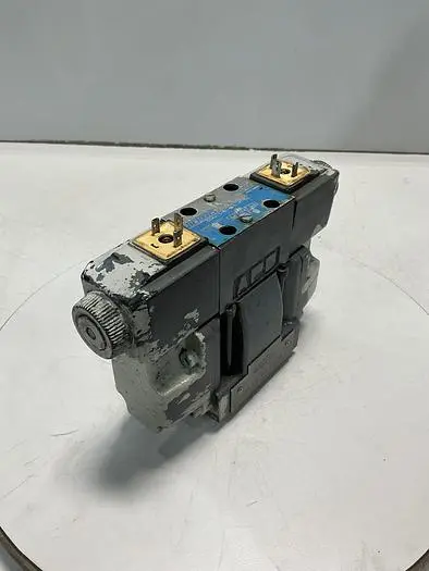 Used VICKERS DG4V-3-6C-M-U-H7-60 Valves/Fittings Michigan US | Ideal Machinery #693912