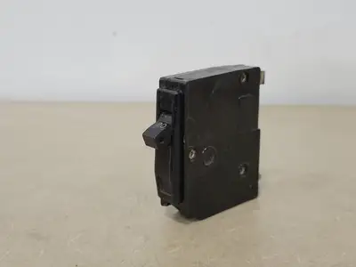USED SQUARE D QO120