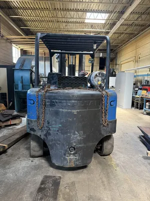 CATERPILLAR T-300 Forklifts | ListingHippo (2)