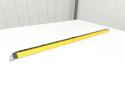 Schmersal SLC440COM-ER-0890-14 Safety Light Curtain Transmitter