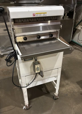 2013 OLIVER 777NT Bread Slicers | Envoy Equipment LLC (2)