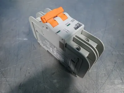 Used PHOENIX CONTACT TMC82C03A Circuit Breakers | HGR 24 #731990
