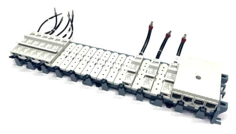 Used ABB SMISSLINE TP MODULAR DISTRIBUTION SYSTEM 2CCA183167R0001 Misc Industrial Equipment | Maverick Industrial Sales #1106035