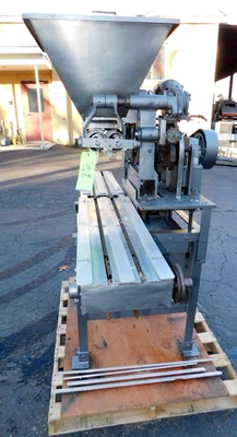 USED GEYER PISTON FILLER TWIN PISTON FILLER