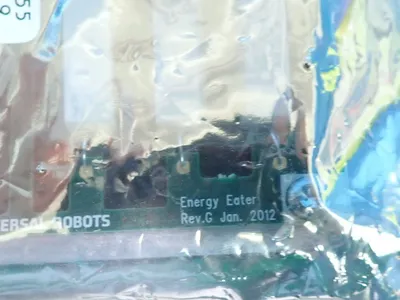 NEW UNIVERSAL ROBOTS 122745