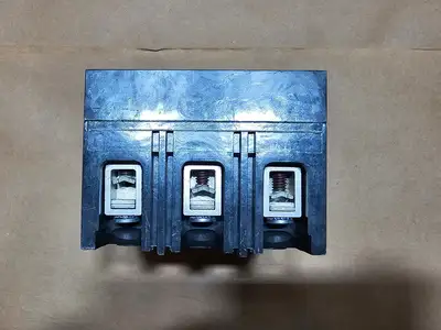Used GENERAL ELECTRIC TEB132040WL Switchgears British Columbia CA | Lenmark #1432542