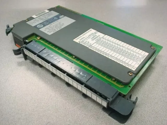 Allen Bradley 1771-OAD/B PLC-5 AC Output Module Used