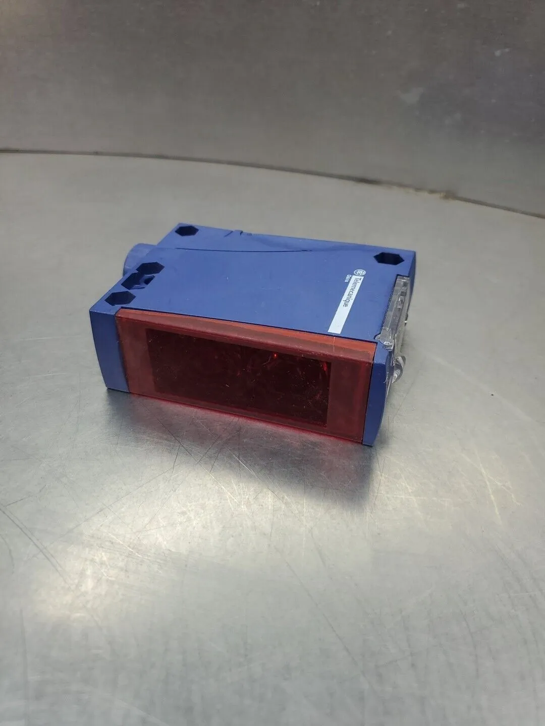 Schneider Electric XUX9APBNT16 Electric Sensor, 12-24V. 5E-5/7
