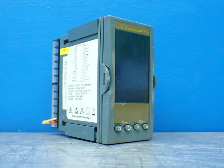 Used EUROTHERM 3208/CC/VH/RRX/R/4CL/G/ENG Temperature Controls Ohio US | HGR 24 #802945