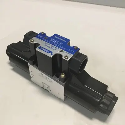 USED TOKIMEC DG4V-3-6C-M-P7-H-7-52