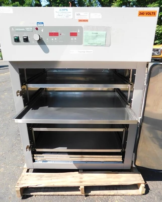 USED VWR SCIENTIFIC OVEN 1380 FM