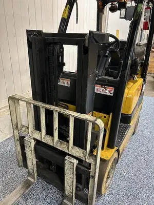 Used 2017 YALE GLC030VX Liquid Propane Forklifts Illinois US | Somerset Equipment Sales #1546284