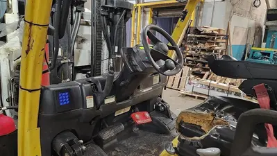 15,500 POUND HYSTER MODEL S155FT FORKLIFT WITH 84" CASCADE PAPER ROLL CLAMP