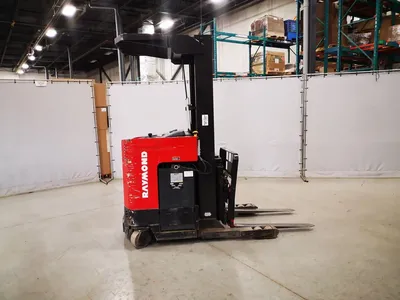 RAYMOND EASI REACH TRUCKS | Platinum Group (3)