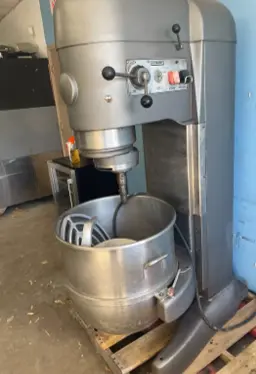 75-0477 Hobart V-1401 140 Quart Mixer