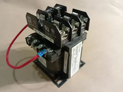 NEW SQUARE D 9070TF100D37