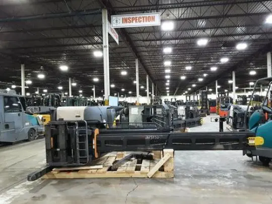 Used 2021 CROWN RMD6095S-32 Reach Trucks Ohio US | Russell Equipment #746288