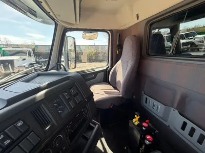 2023 VOLVO VNR300 Dump Trucks | Platinum Group (22)