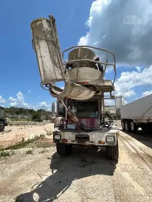 Used 2016 OSHKOSH S2346 Concrete Mixer Trucks Florida US | Big D Heavy Equipment #1556986