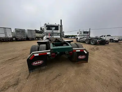 USED 2011 PETERBILT 384