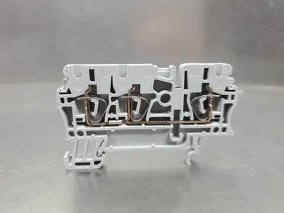 ALLEN BRADLEY 1492-L3T 800V 3-Wire Terminal. 4C-31