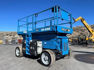 USED 2018 GENIE GS-4390