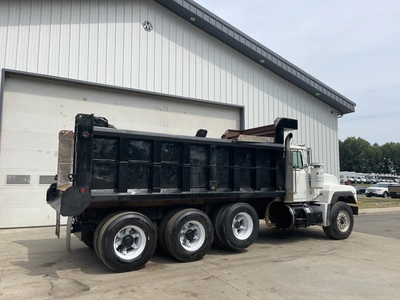 Used 1995 MACK RD688S TRI-AXLE Dump trucks Michigan US | Miedema Asset Management Group #1355014