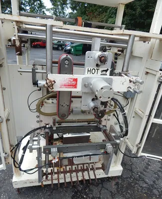 USED UNIVERAL PACKAING SBOM 1218 C