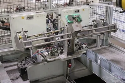 USED 2013 FANUC M-20IA