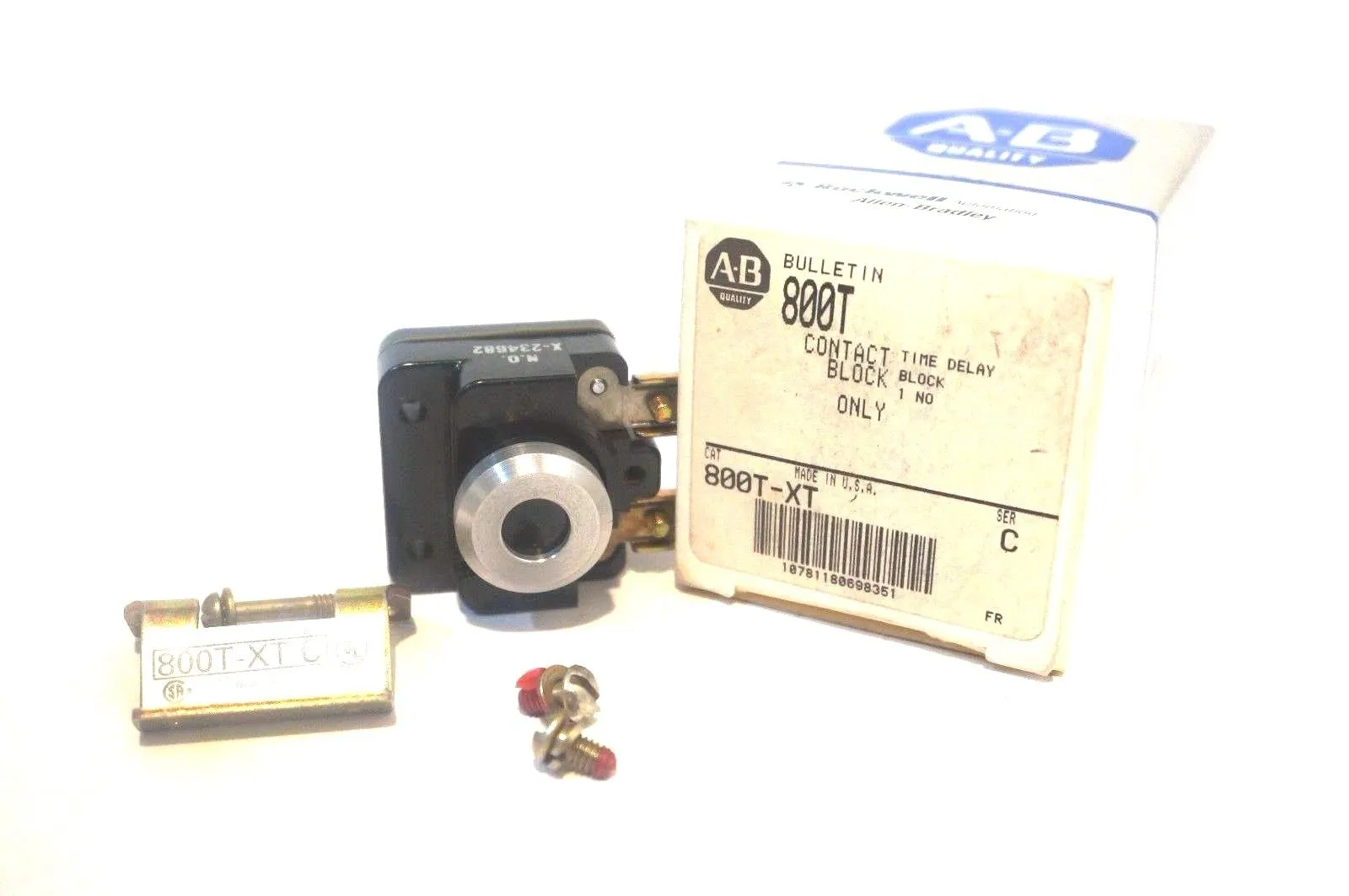 NEW ALLEN BRADLEY 800T-XT CONTACT BLOCK SER.C 800TXT
