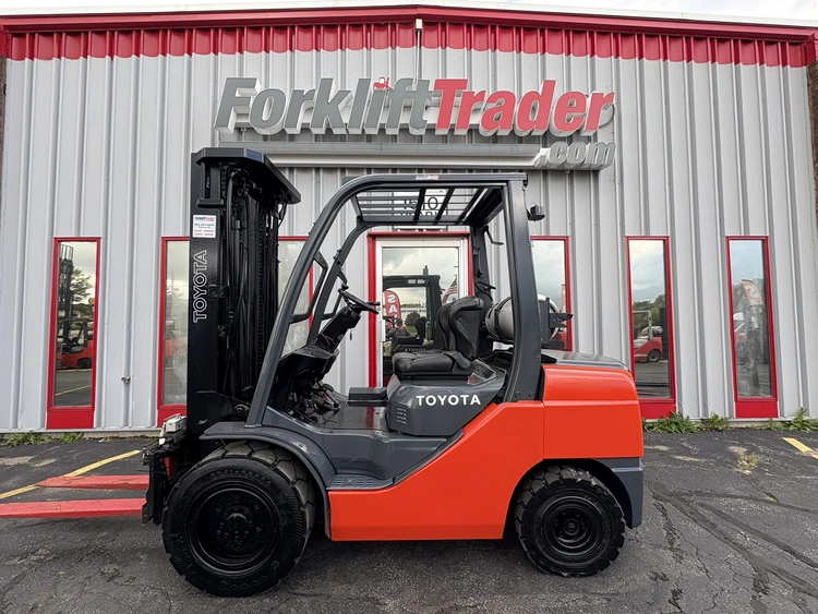 Used 2010 TOYOTA 8FGU32 Misc Forklifts Wisconsin US | Forklifttrader.com #566949