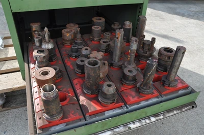 USED VARIOUS MILLING TOOLS ISO 50