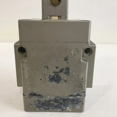 USED SMC VG342R-3DZ-04N