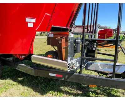 Used CLOVERDALE _UNKNOWN_ Feeder Wagons Iowa US | Keast Enterprises #1360120