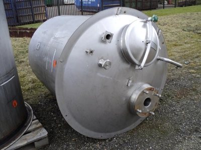 JA Welch 1,780 Litre Tanks SS Europe 0-4,999 Litres | Perry Equipment (1)