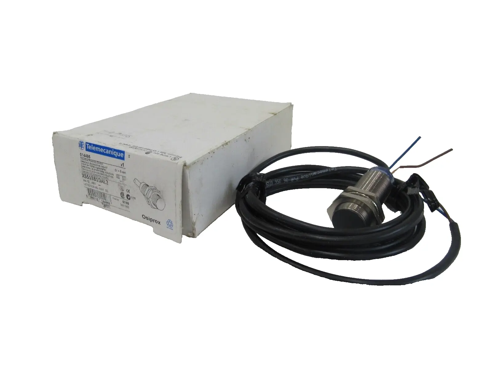 NEW TELEMECANIQUE XS518B1DAL2 PROXIMITY SWITCH